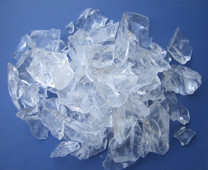 What are the physical characteristics of fused quartz powder?
